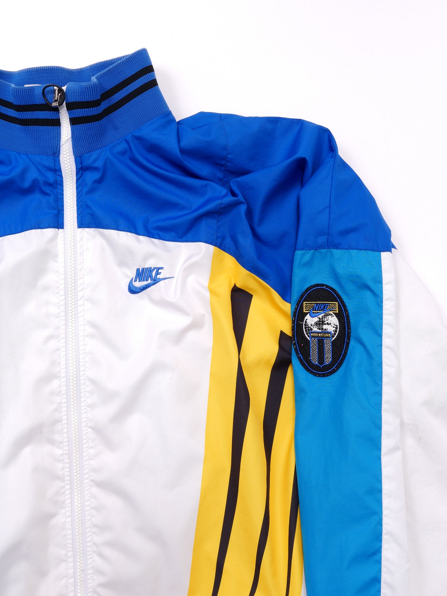 NIKE